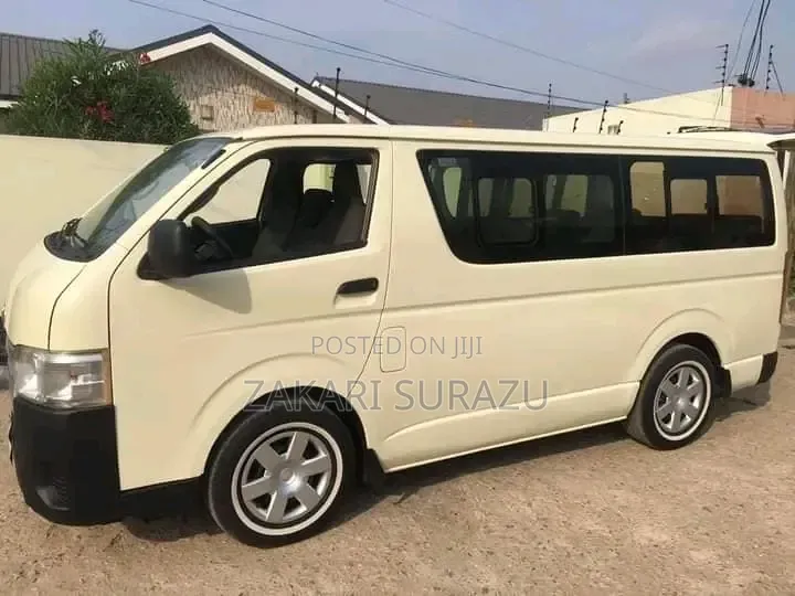 Toyota HiAce 2017