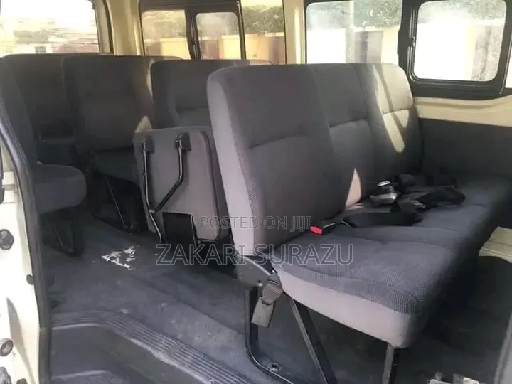 Toyota HiAce 2017