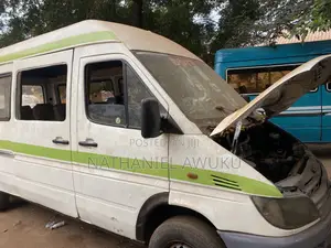 Mercedes-Benz Sprinter 2000 White