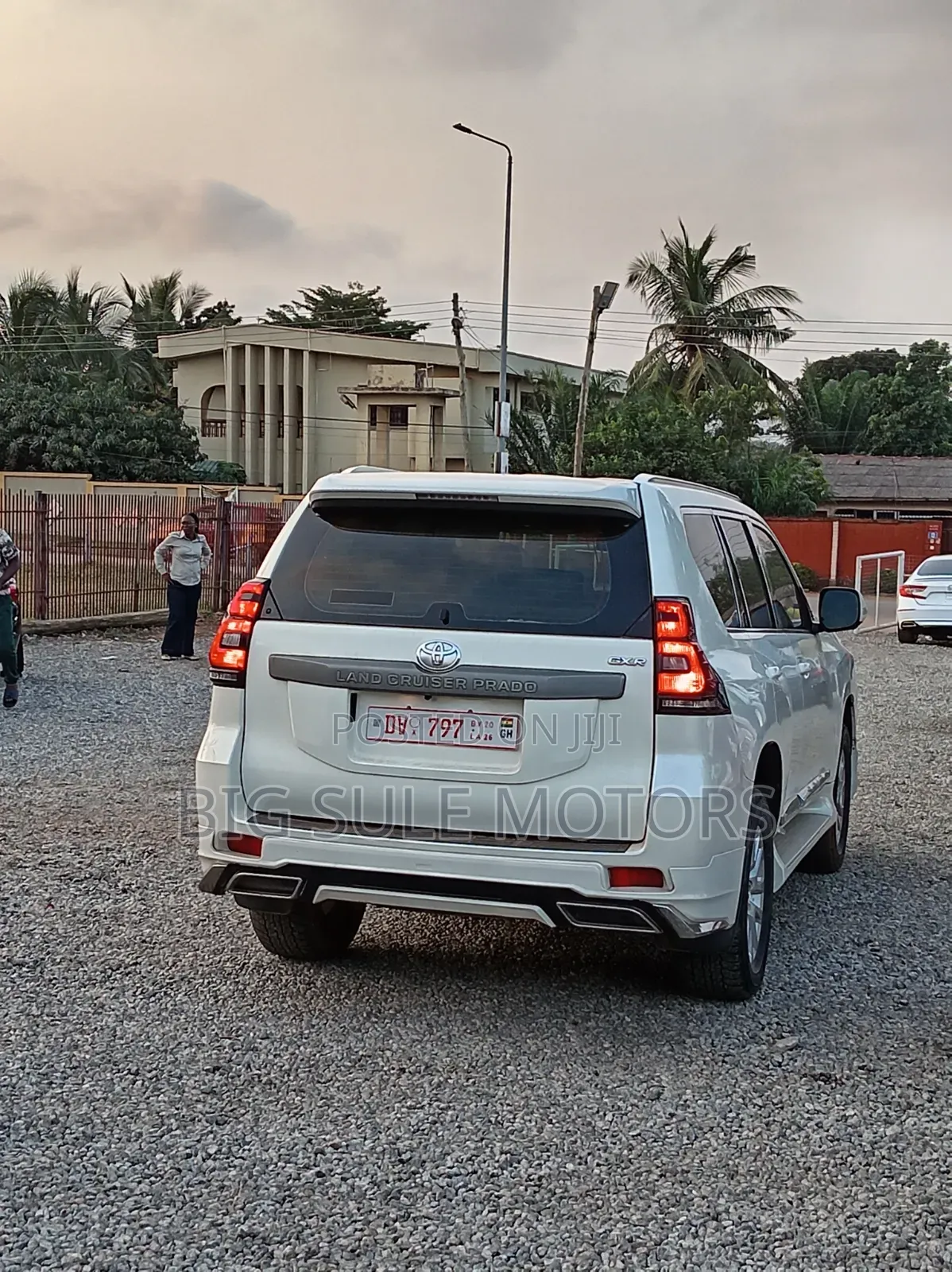 Toyota Land Cruiser Prado 2017 White