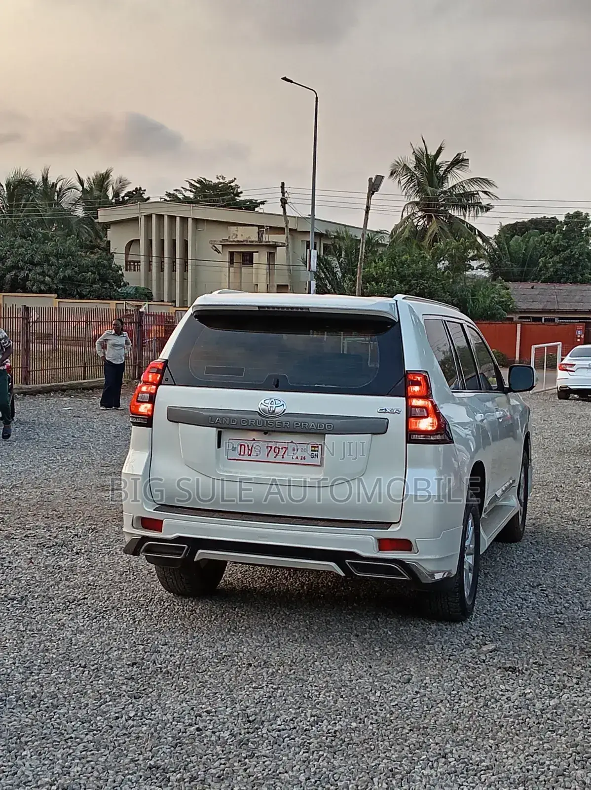 Toyota Land Cruiser Prado 2017 White