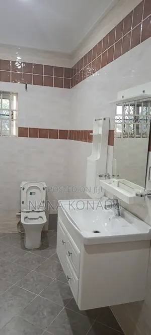 6bdrm House in Slim Property, ECOMOG for sale