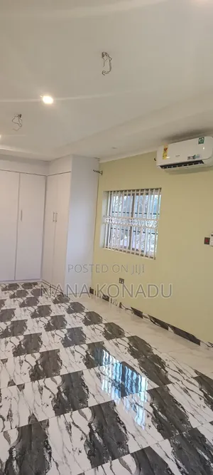 6bdrm House in Slim Property, ECOMOG for sale