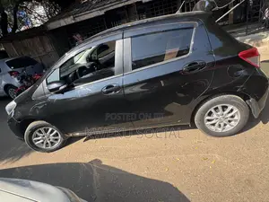 Toyota Vitz 1.3 AWD 5dr 2013 Black