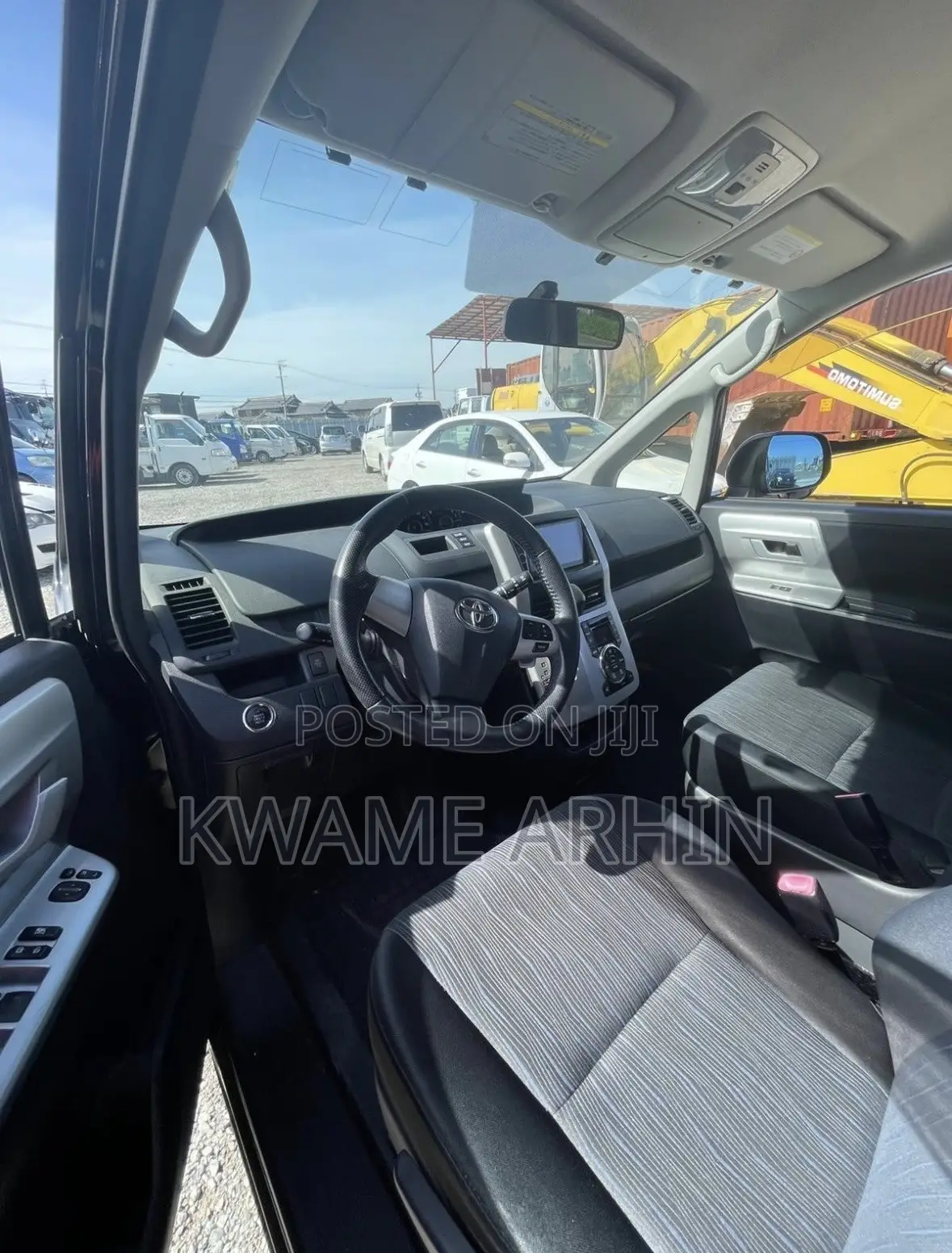 Toyota Voxy V 2WD 8-Seater 2012 Black