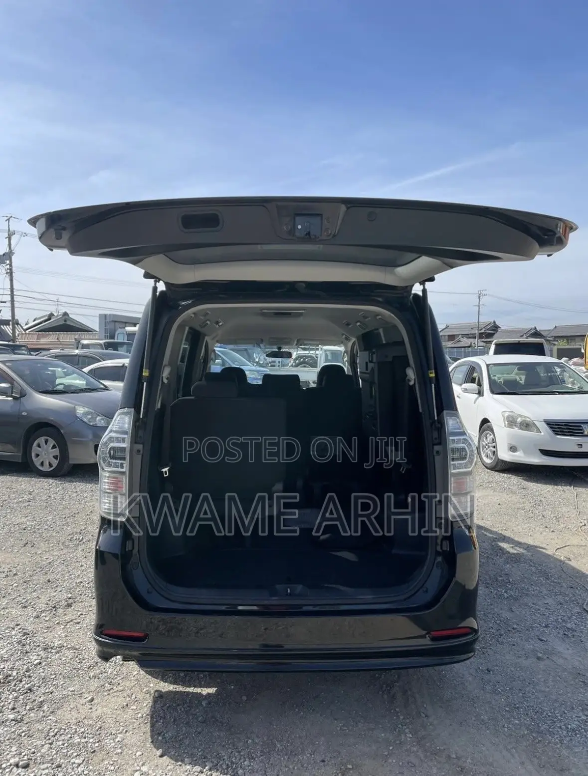 Toyota Voxy V 2WD 8-Seater 2012 Black