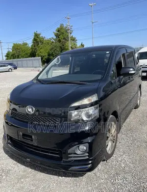 Toyota Voxy V 2WD 8-Seater 2012 Black