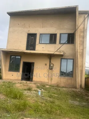 5bdrm House in Pokuase Government for sale