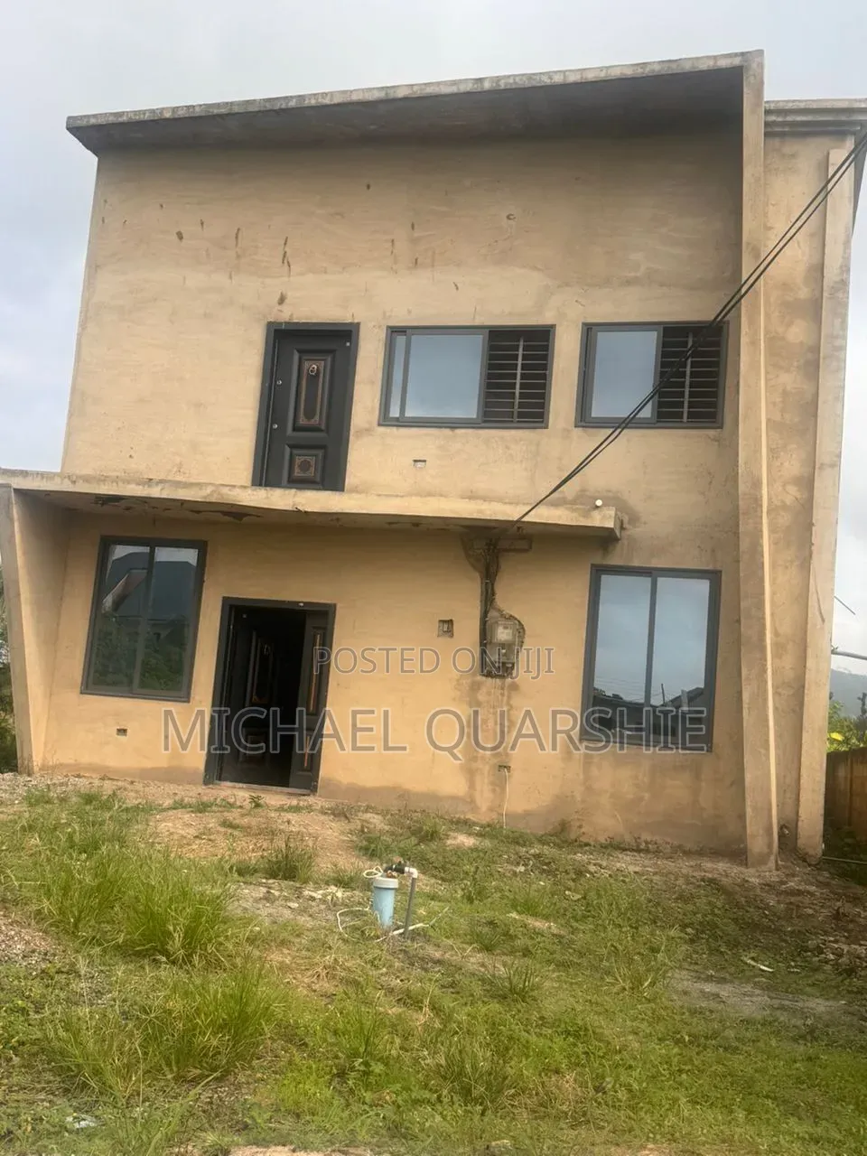 5bdrm House in Pokuase Government for sale