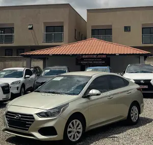 Hyundai Accent SE 2018 Beige