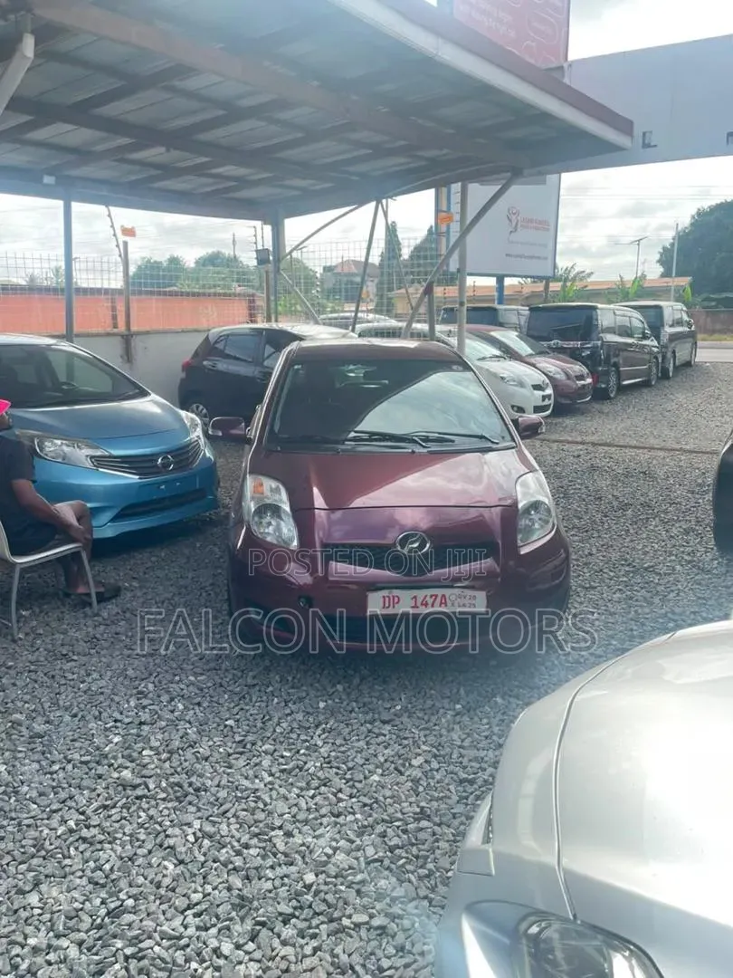 Toyota Vitz 2010 Brown