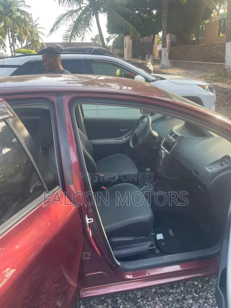 Toyota Vitz 2010 Brown