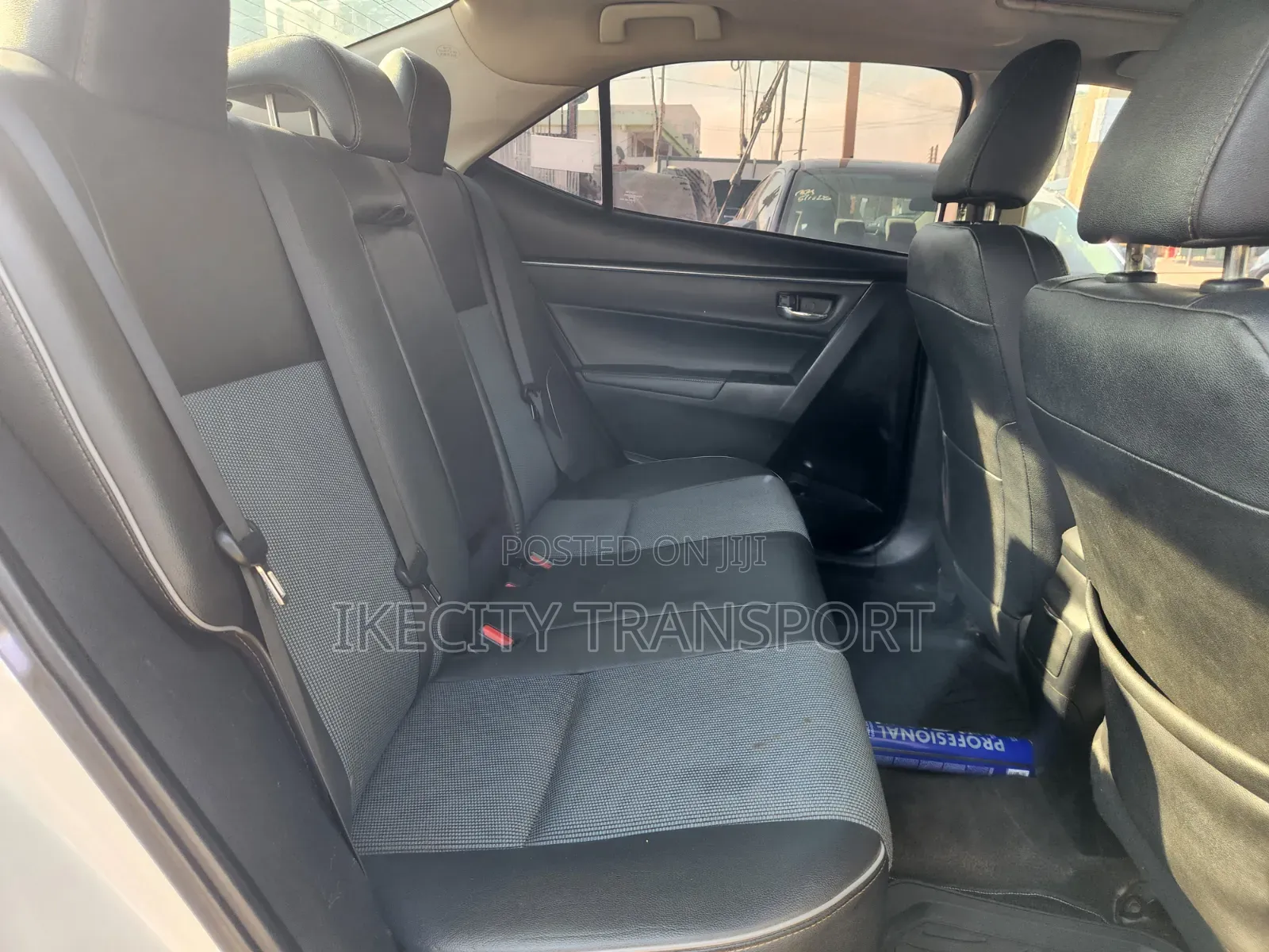 Toyota Corolla S 4dr Sedan (1.8L 4cyl CVT) 2016 White