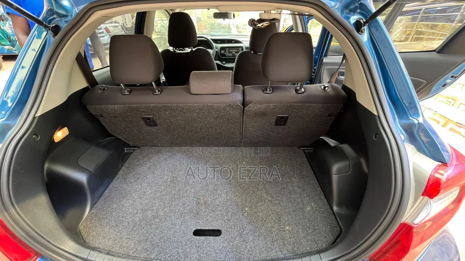 Toyota Vitz 1.3 FWD 5dr 2014 Blue