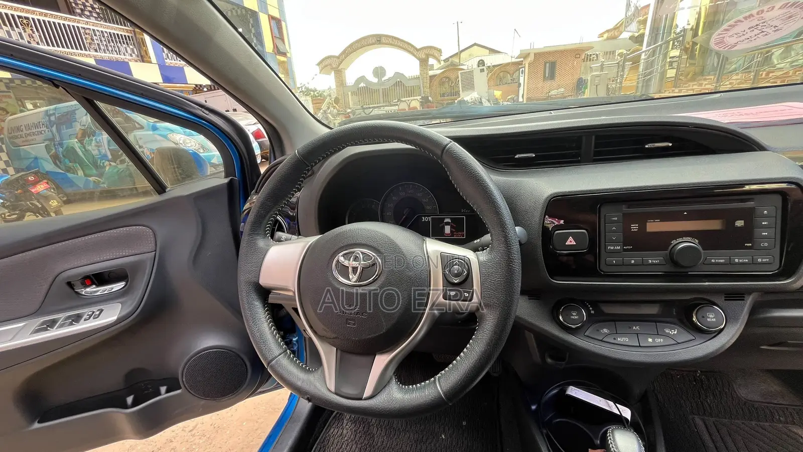 Toyota Vitz 1.3 FWD 5dr 2014 Blue