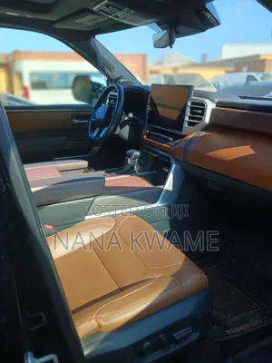 Toyota Tundra 2022 Black