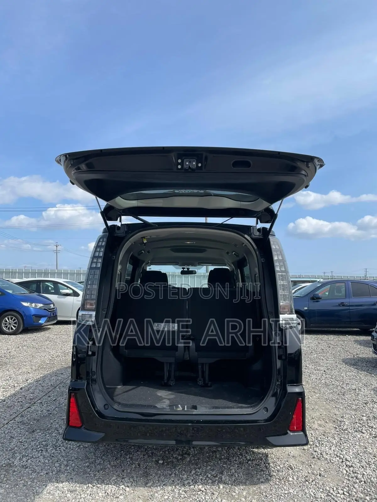 Toyota Voxy ZS Kirameki 2WD 7-Seater 2015 Black