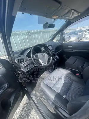Toyota Voxy ZS Kirameki 2WD 7-Seater 2015 Black