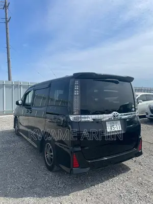 Toyota Voxy ZS Kirameki 2WD 7-Seater 2015 Black