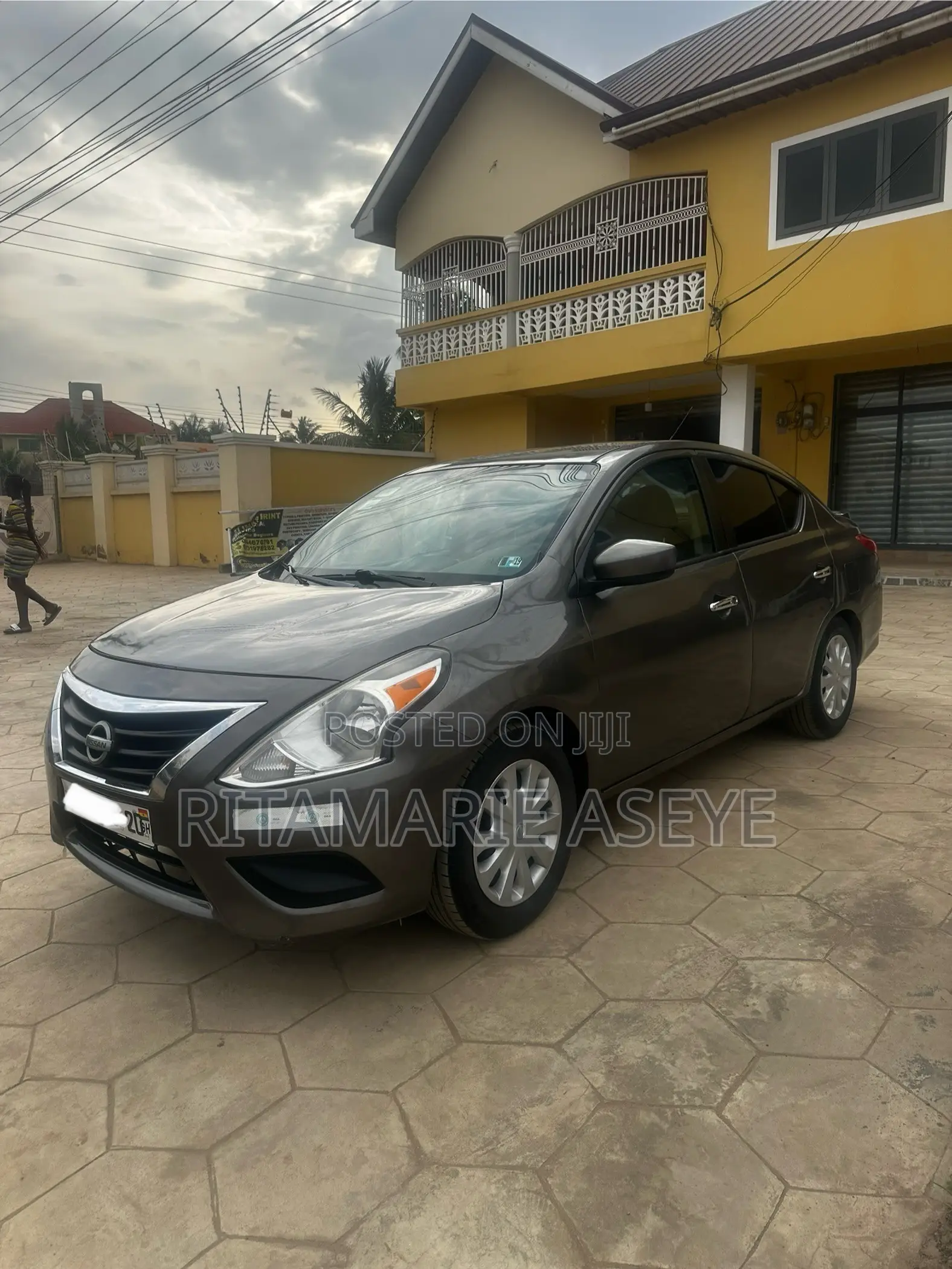 Nissan Versa 1.6 SV 4dr Sedan (1.6L 4cyl CVT) 2015 Brown
