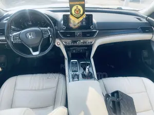 Honda Accord Touring 2.0T 2022 White