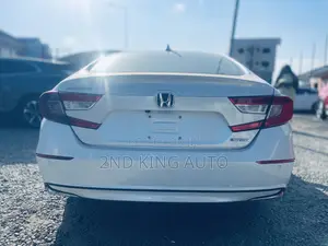 Honda Accord Touring 2.0T 2022 White