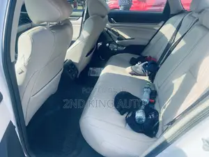 Honda Accord Touring 2.0T 2022 White