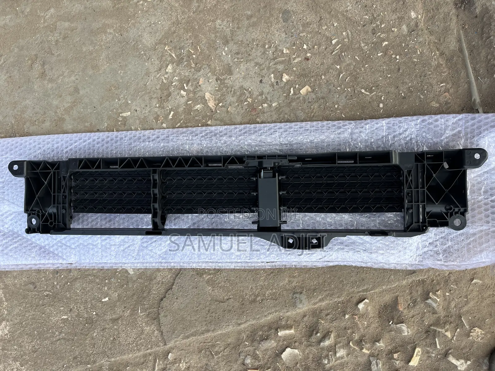 Honda CRV 2023 to 2025 Shutter Grille With Motor