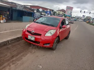 Toyota Vitz 2010 Red