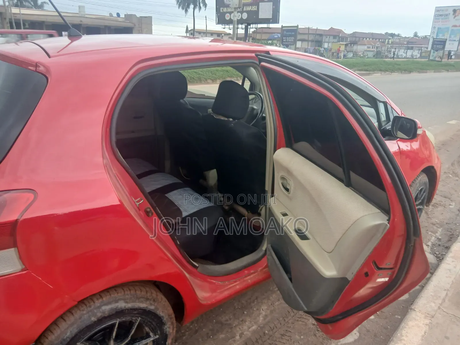 Toyota Vitz 2010 Red
