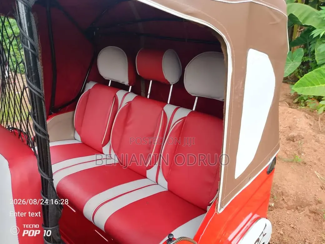 Bajaj RE 2025 Red