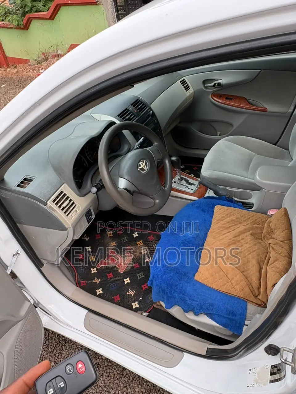 Toyota Corolla 2009 White