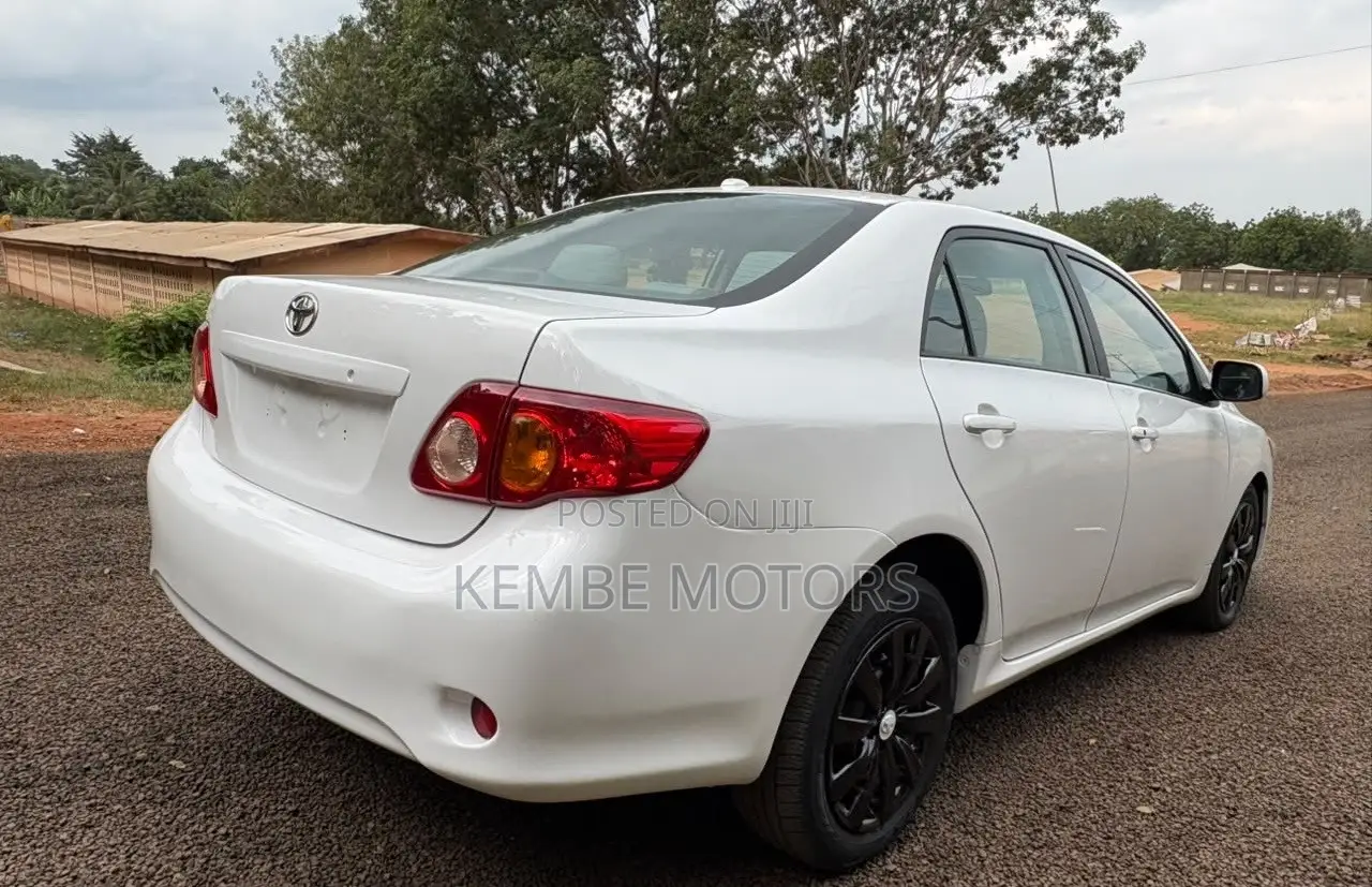 Toyota Corolla 2009 White