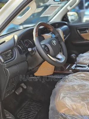 Toyota Fortuner 2.7 AWD 2022 Off white
