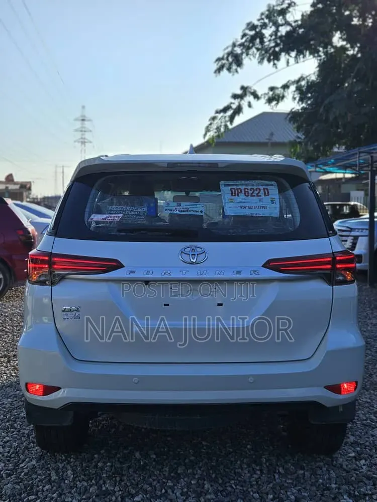 Toyota Fortuner 2.7 AWD 2022 Off white