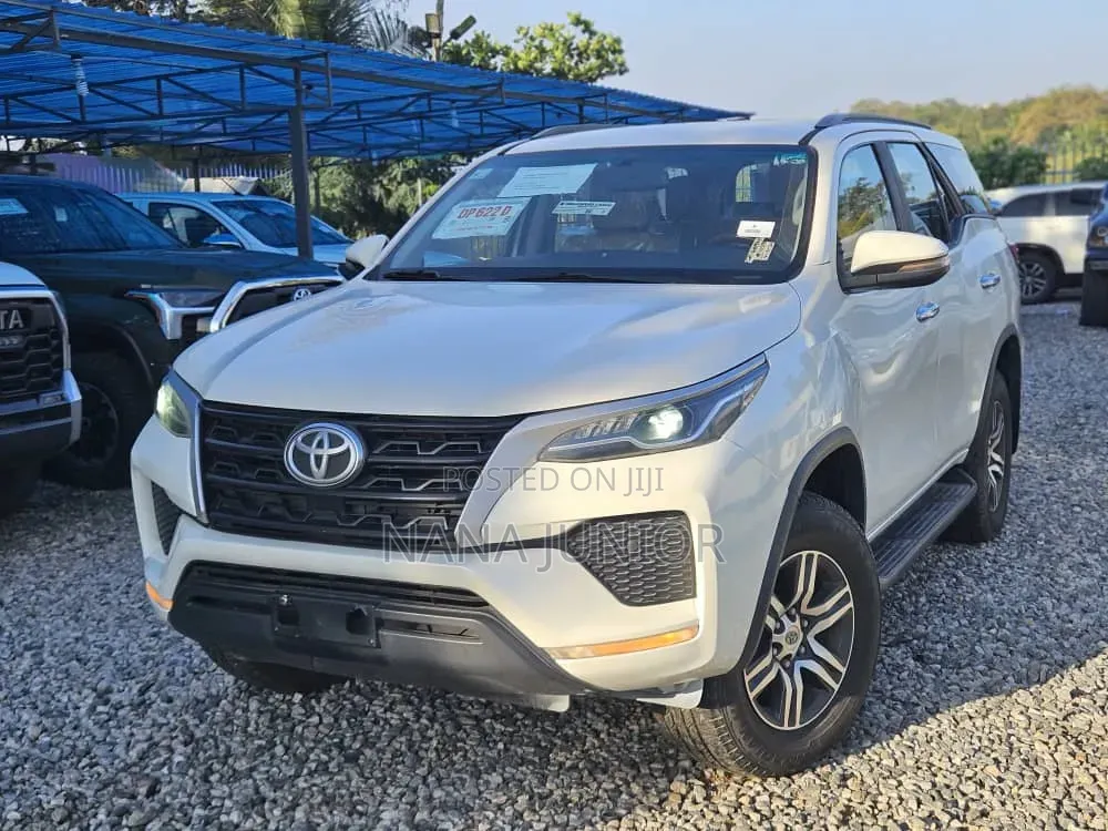 Toyota Fortuner 2.7 AWD 2022 Off white