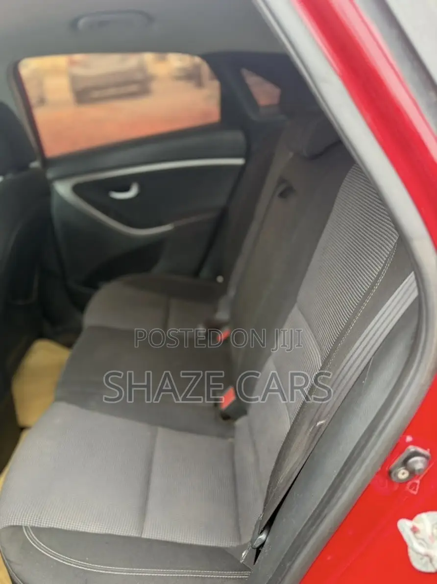 Hyundai Elantra 2017 Red