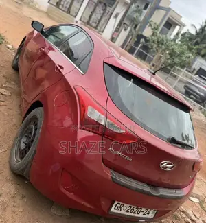 Hyundai Elantra 2017 Red