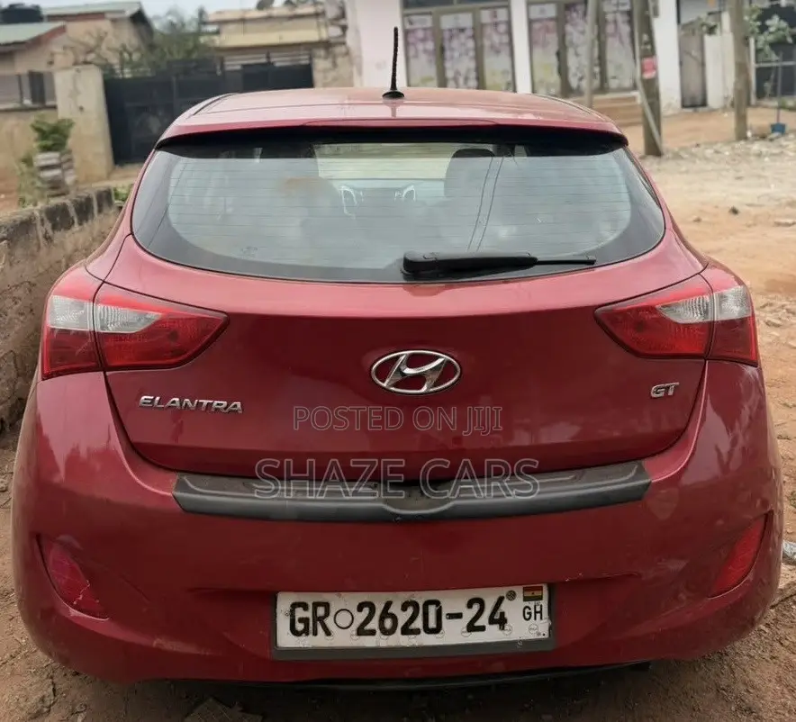 Hyundai Elantra 2017 Red