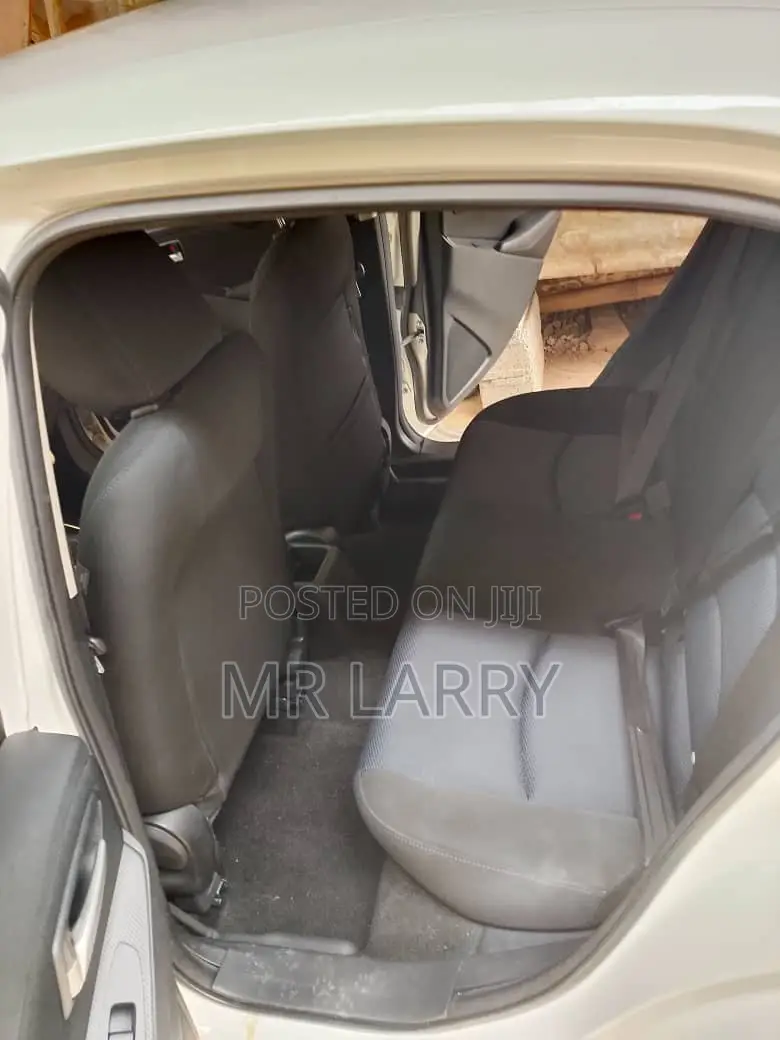 Toyota Yaris LE Sedan 4dr 2019 White