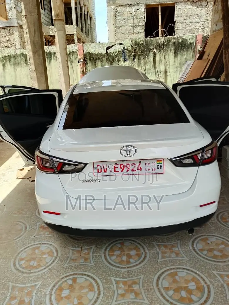 Toyota Yaris LE Sedan 4dr 2019 White