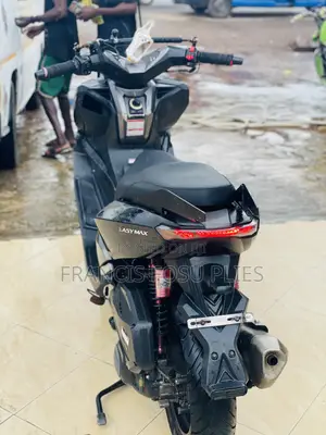 BMW Sport 2022 Black
