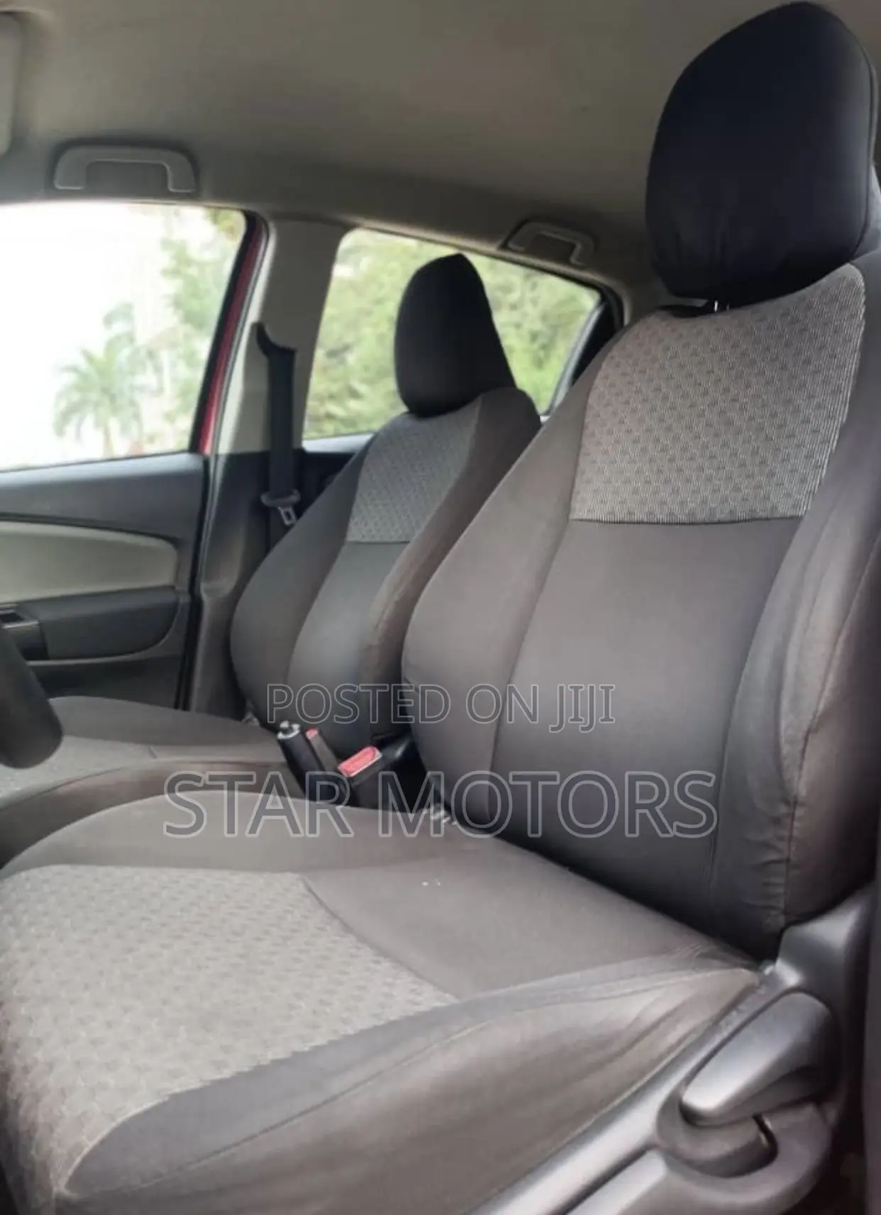 Toyota Yaris LE Hatchback 5dr 2016 White