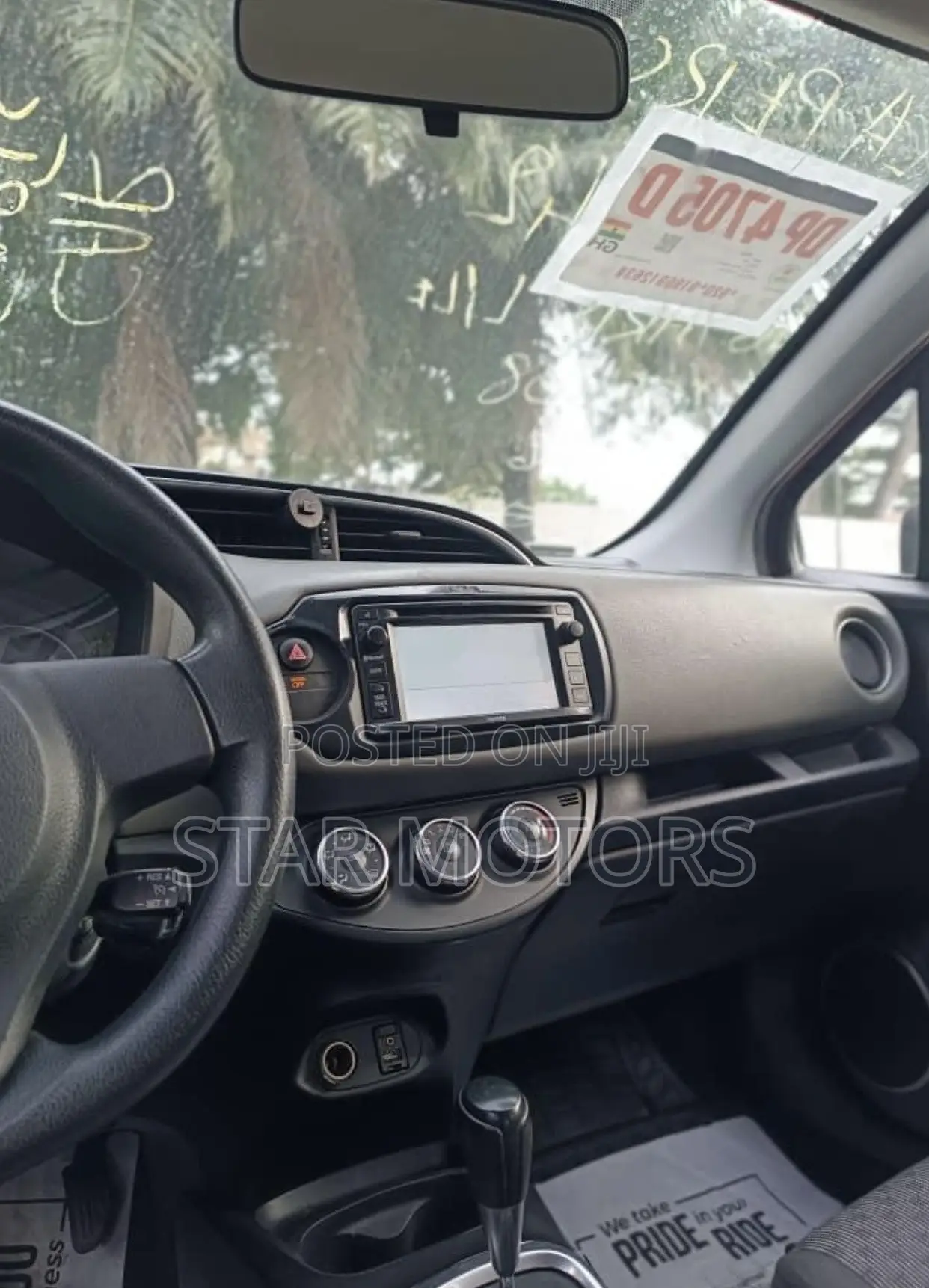 Toyota Yaris LE Hatchback 5dr 2016 White