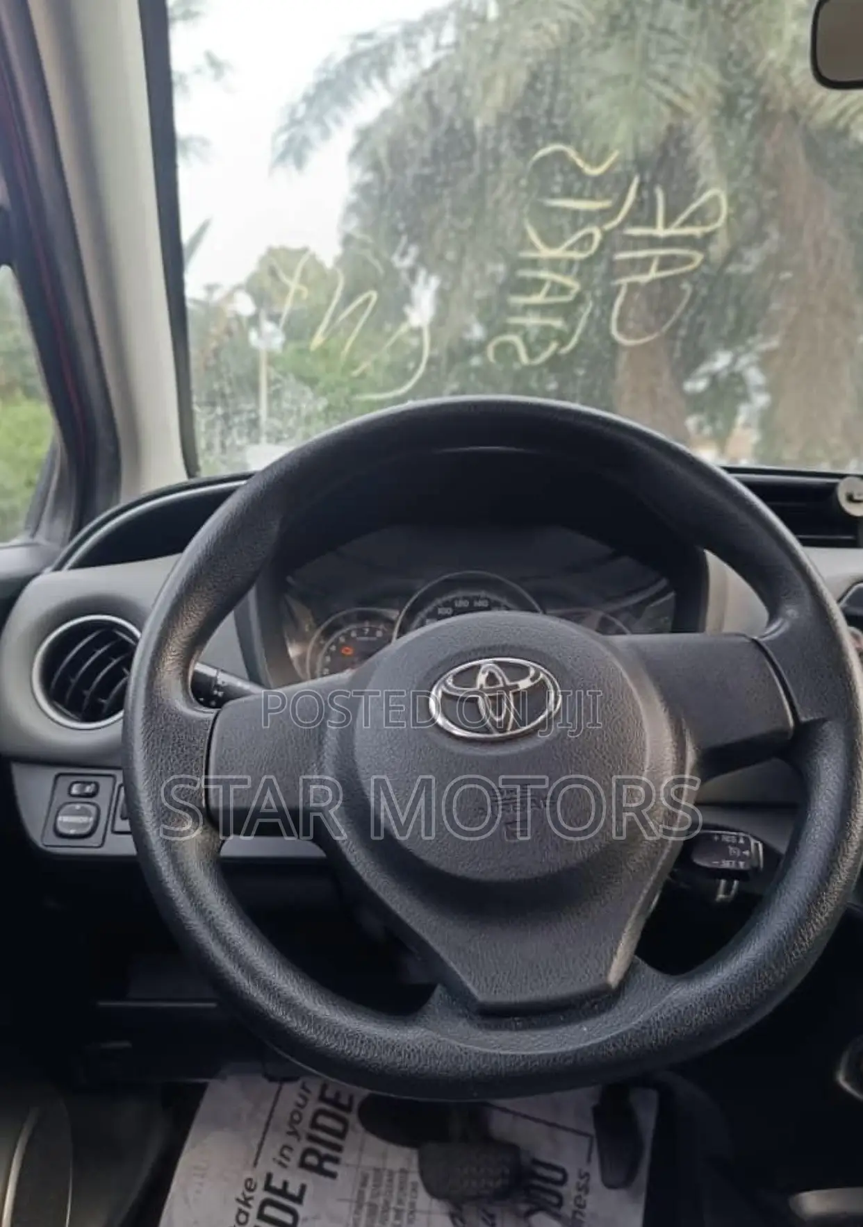 Toyota Yaris LE Hatchback 5dr 2016 White