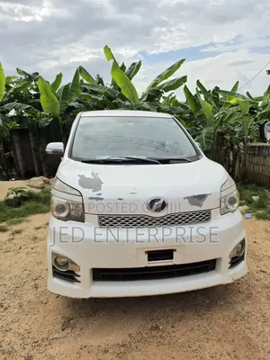 Toyota Voxy 2013 White