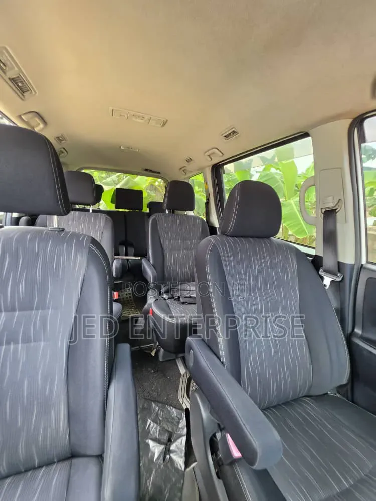 Toyota Voxy 2013 White