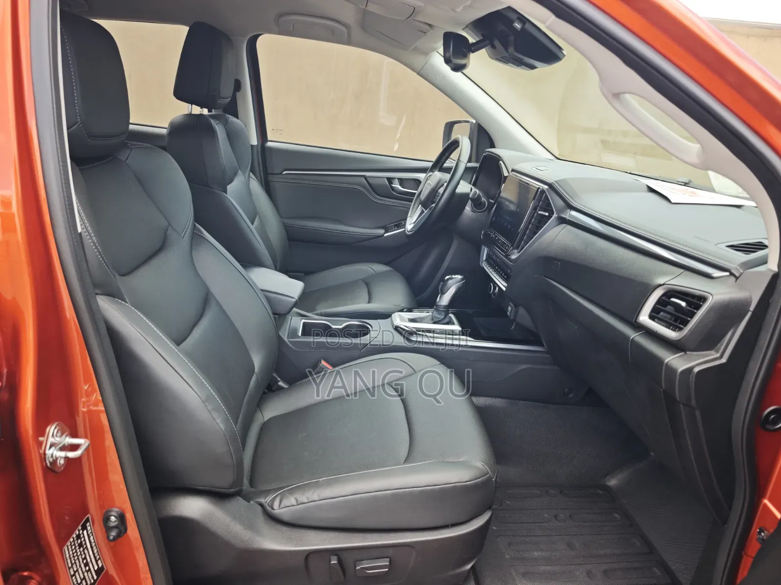 Isuzu D-MAX 2022 Orange