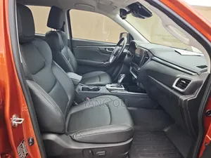 Isuzu D-MAX 2022 Orange
