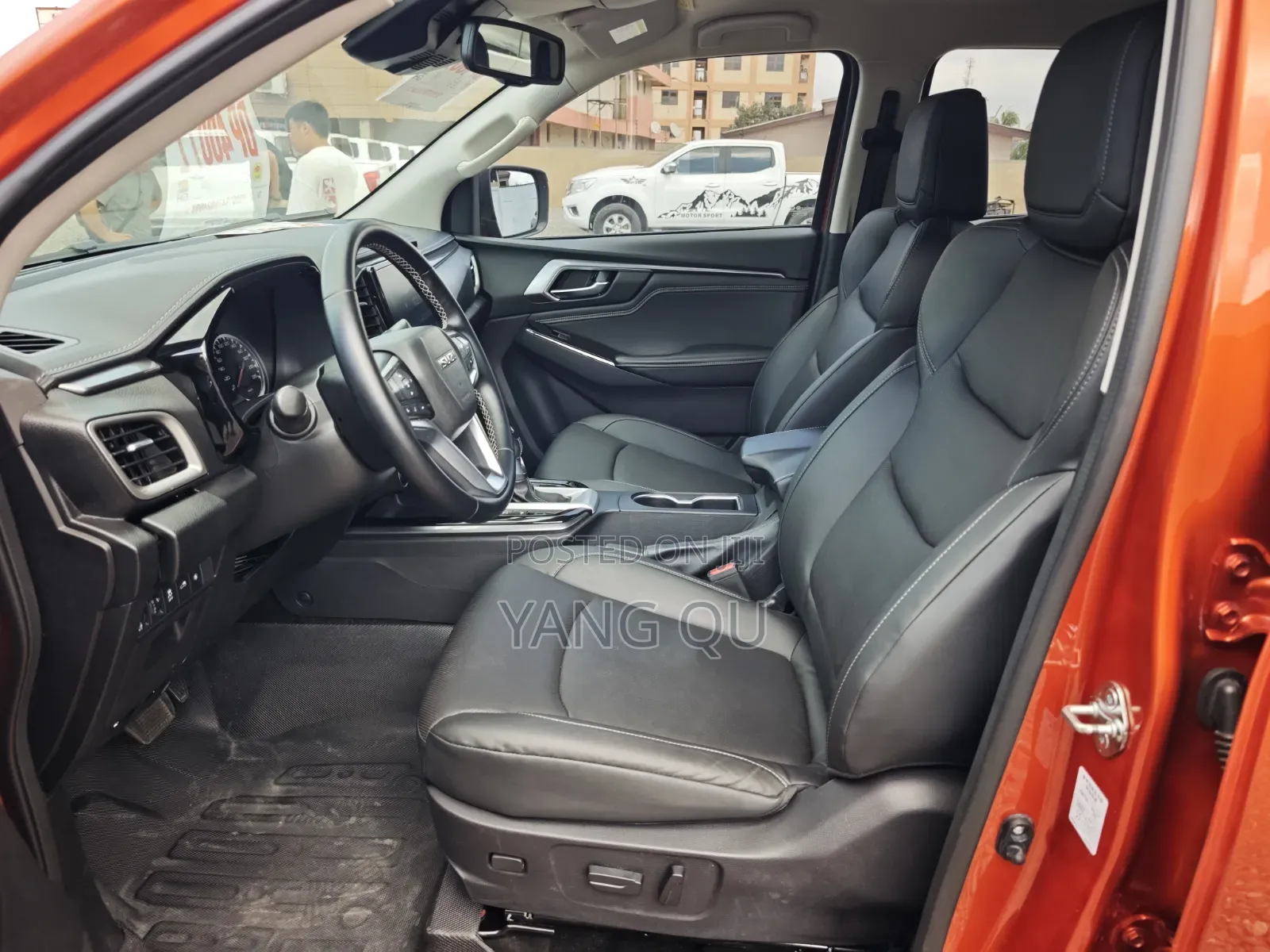 Isuzu D-MAX 2022 Orange